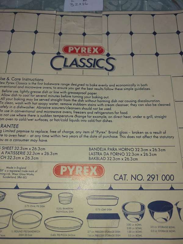 A PYREX BAKING TRAY SOLD AS IS
