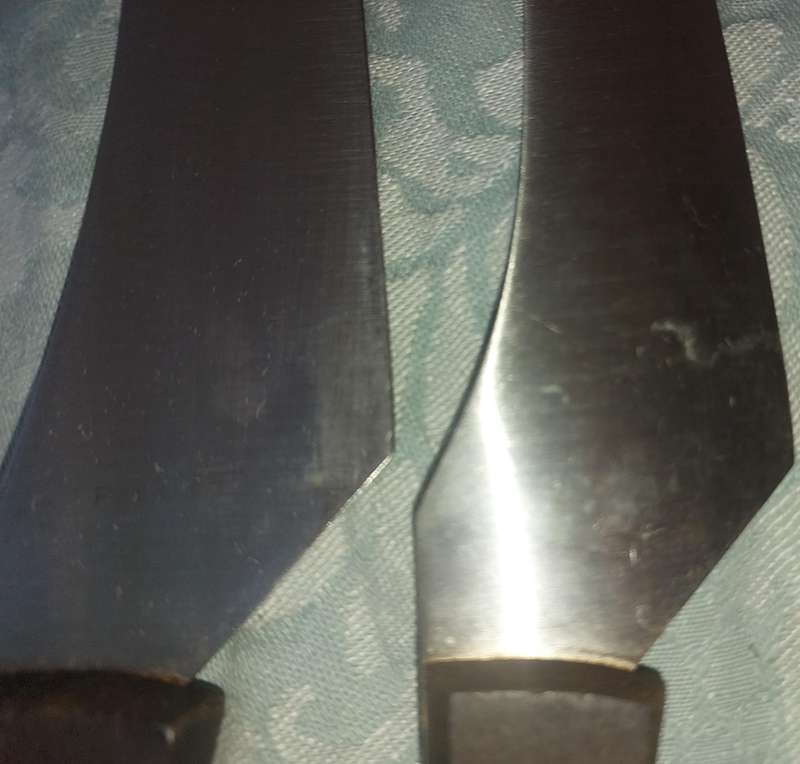A SET OF HAND MADE JAPANESE CARVING KNIVES SOLD AS IS