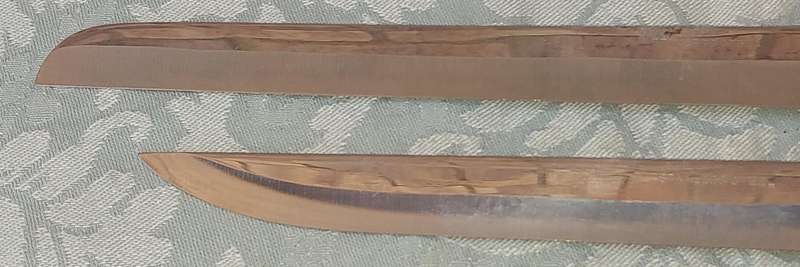 A VINTAGE STAINLESS STEEL CARVING SET SOLD AS IS