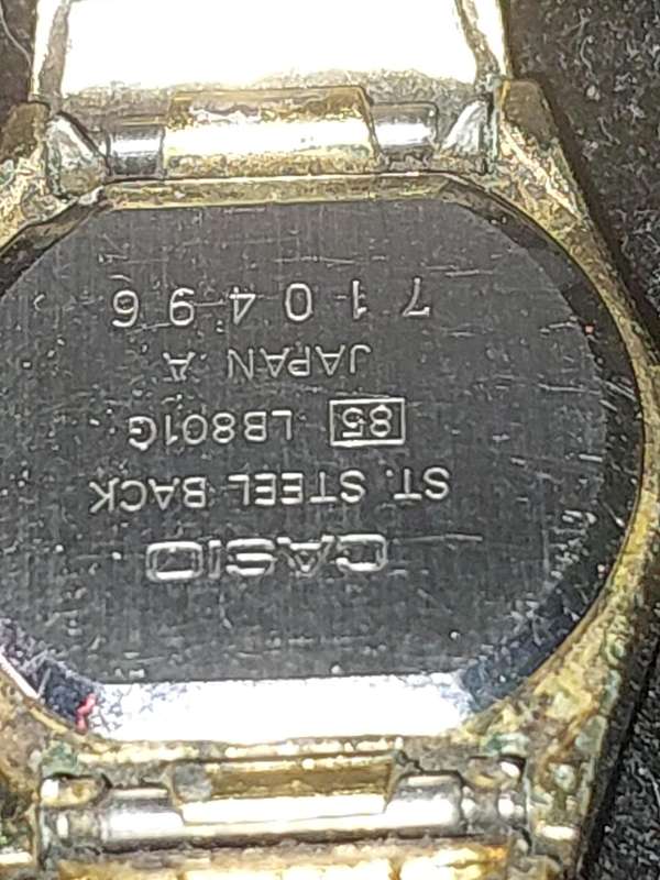 A VINTAGE PULSAR AND A DIGITAL GOLD PLATED CASIO WOMANS WATCHES SOLD AS IS