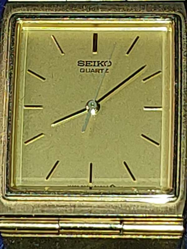 A SEIKO SQUARE FACE  UNISEX GOLDPLATED QUARTZ WATCH MODEL 9021-5110[RO]JAPAN WORKING CONDITION 3,5