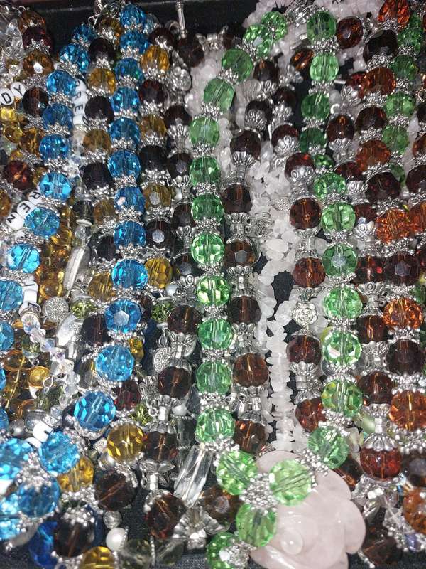 A JOBLOT COSTUME GLASS BEADED NECKLACES SOLD AS IS