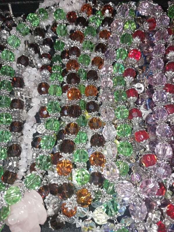 A JOBLOT COSTUME GLASS BEADED NECKLACES SOLD AS IS