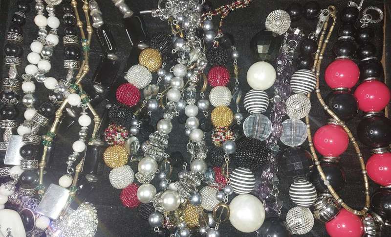 A JOBLOT COSTUME DESIGNER NECKLACES SOLD AS IS