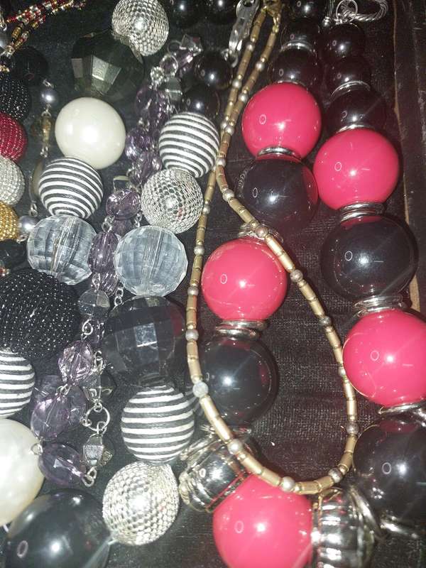 A JOBLOT COSTUME DESIGNER NECKLACES SOLD AS IS