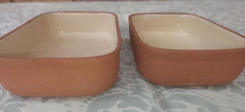 A SET OF 3 LAZANIA DISHES CERAMIC SOLD AS IS