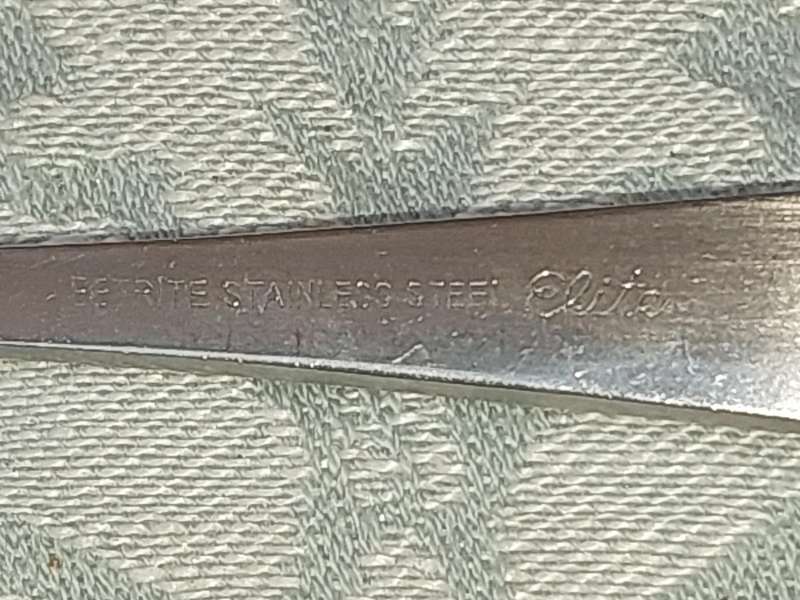 A SET OF 22 EETRITE ELITE CUTLERY SOLD AS IS