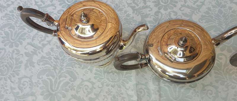 A VINTAGE BLANK VIKING PLATE MADE IN CANADA EM.ESS  EP ON COPPER TEA JUG SET WITH ONE JUG HANDLE LOO