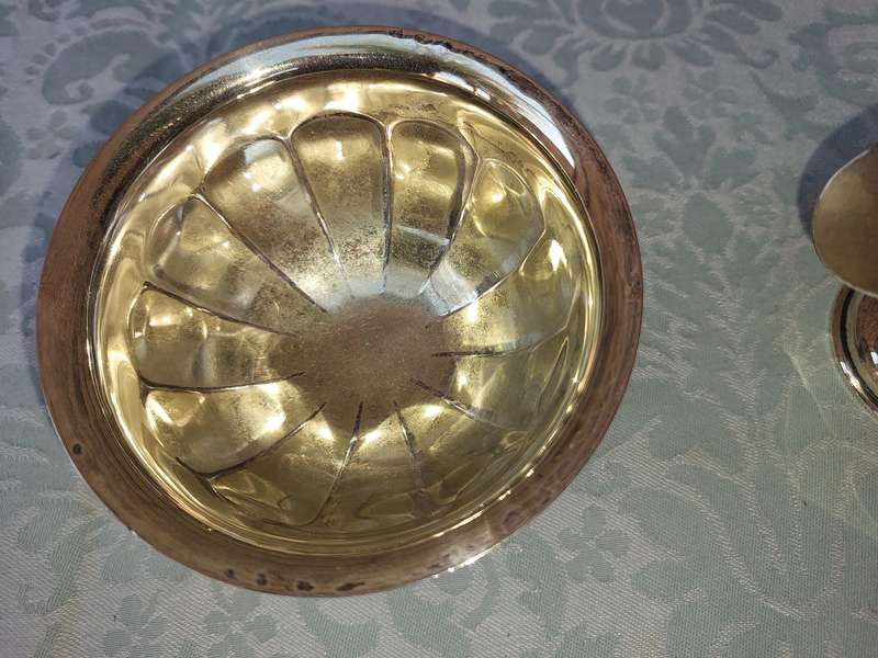 VINTAGE COLLECTION VICTORIAN SILVER PLATED UTENSILS SOLD S IS