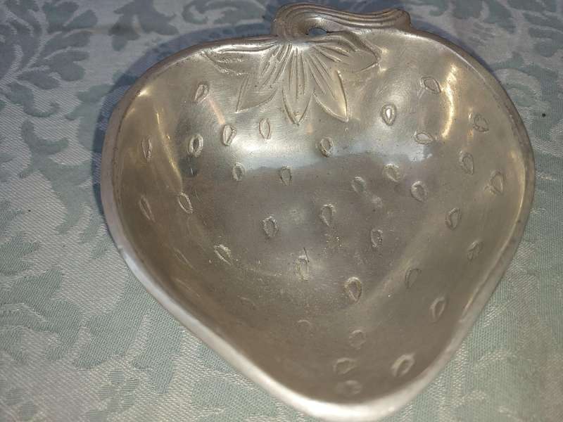 A COLLECTION OF PEWTEL UTENSILS SOLD AS IS
