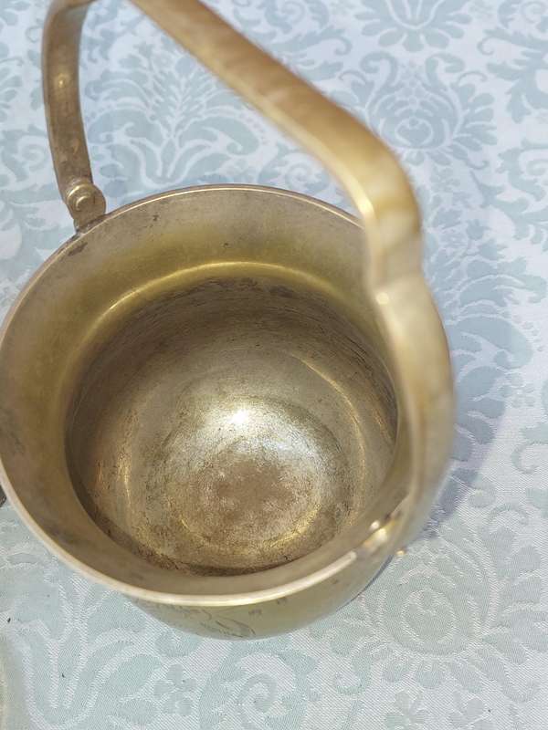 A COLLECTION OF VINTAGE SILVER PLATED ICE BUCKETS SOLD AS IS