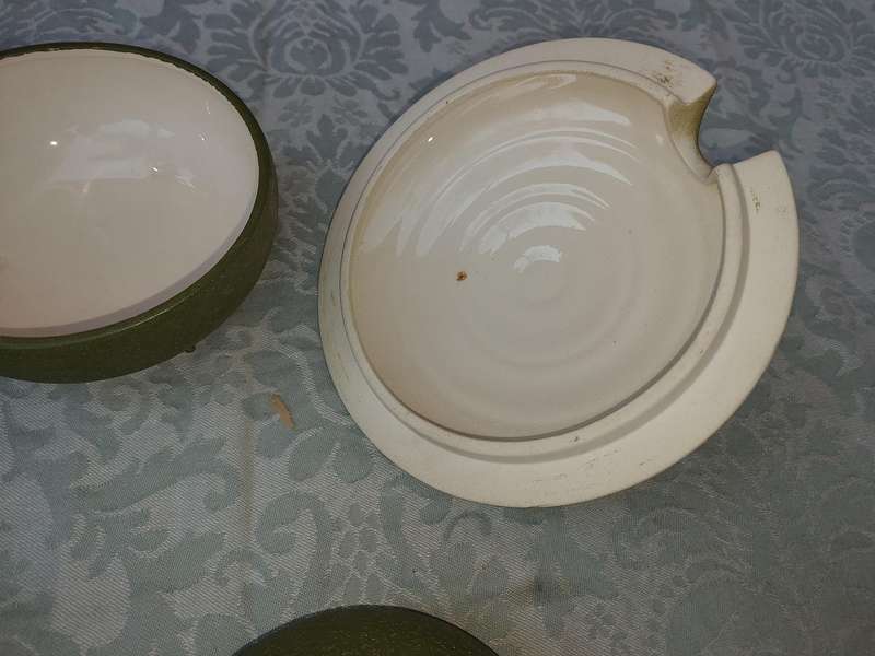 AN ART DECOR PORCELAIN MATT GREEN SOUP TUREEN AND SIX BOWLS SOLD AS IS