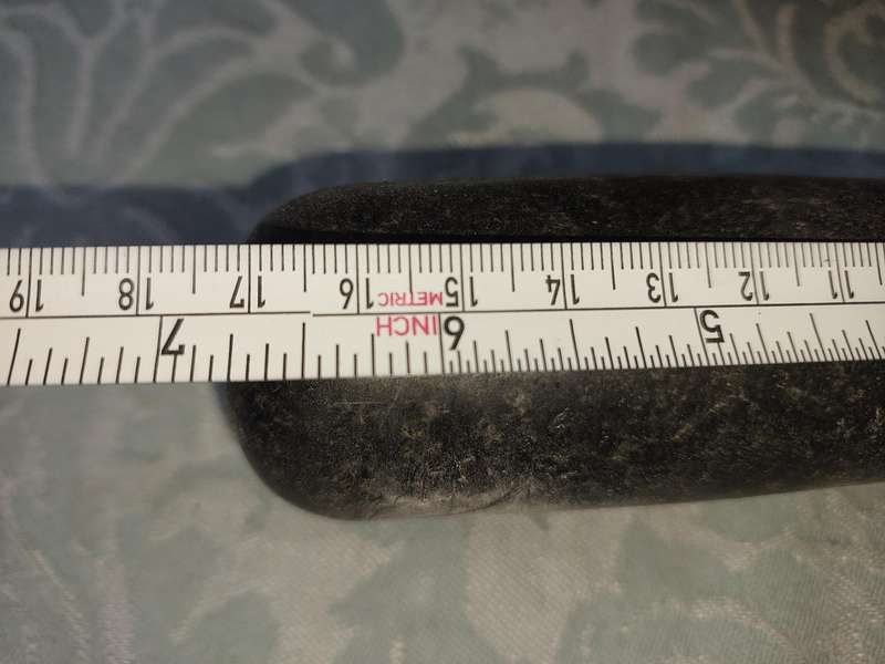 A GRANITE PASTEL AND MORTOR SOLD AS IS