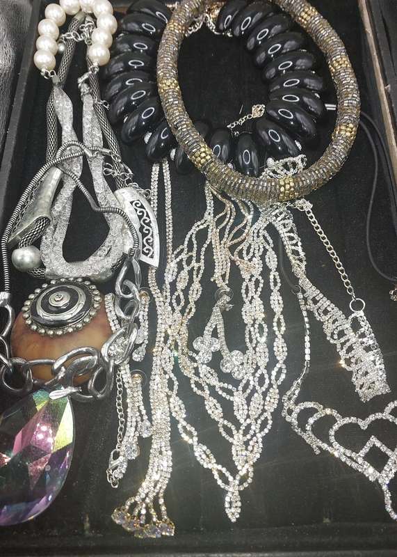 A COLLECTION JOBLOT COSTUME NECKLACES SOLD AS IS
