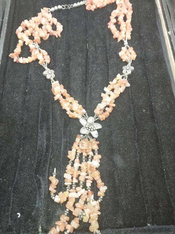 A QUALITY COLLECTION COSTUME NECKACES SOLD AS IS