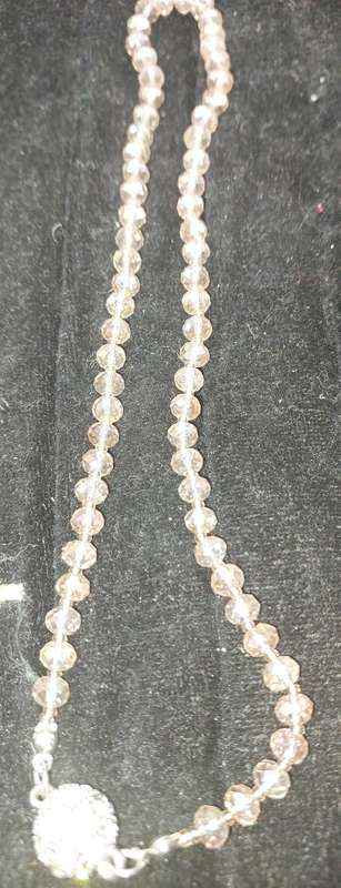 A QUALITY COLLECTION COSTUME NECKACES SOLD AS IS
