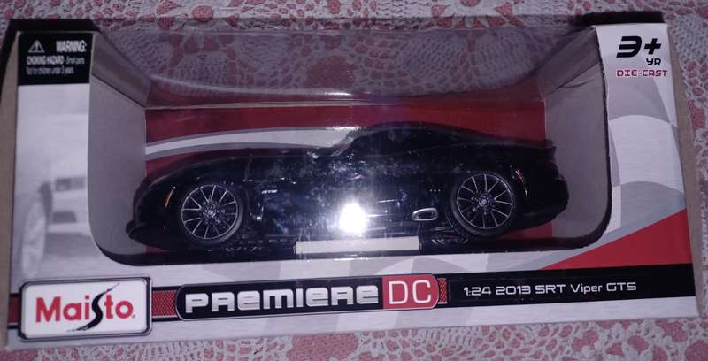 Maisto Premiere DC 1:24 2013 SRT Viper GTS Black Color
