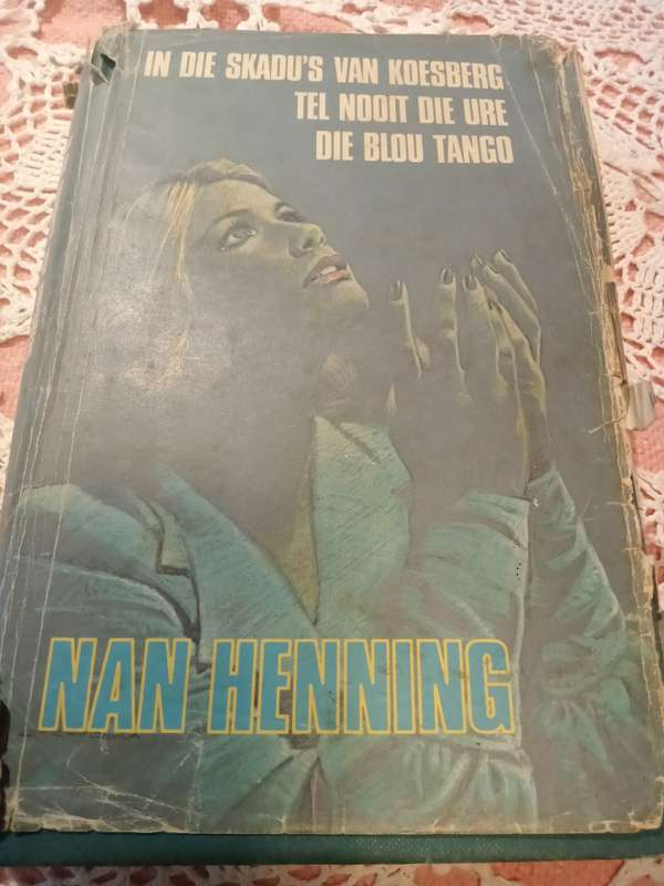 In die Skadu's van Koesberg ,Tel Nooit die Ure, Die Blou Tango Nan Henning