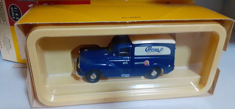Lledo Vanguards 1:43 VA11007 MORRIS MINOR VAN BMC SERVICE MINB.