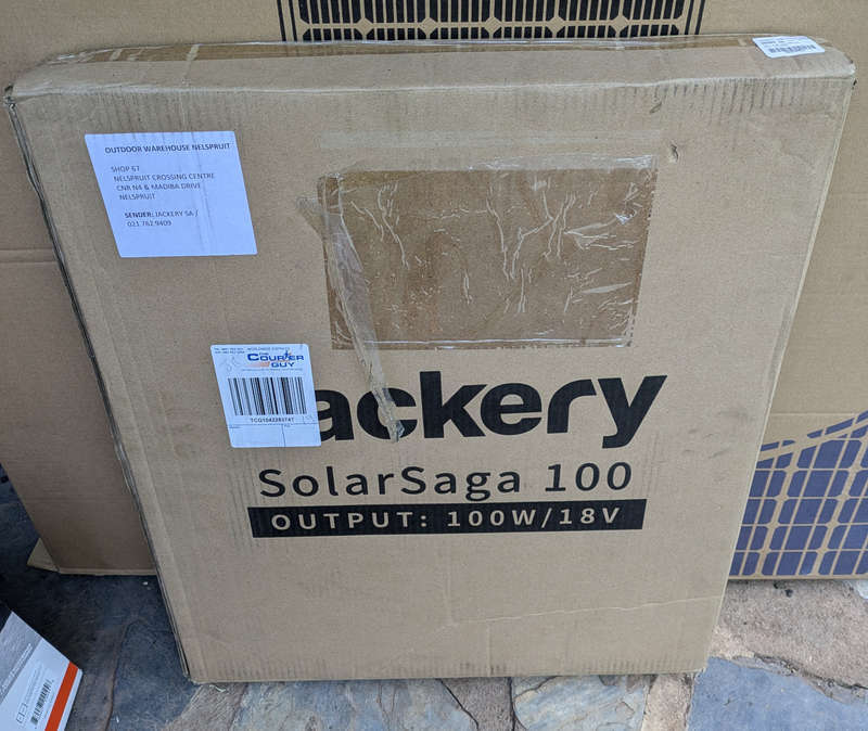 Jackery 1000w solar generator with 100W portable solar panel brand new.