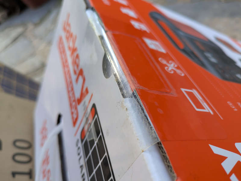 Jackery 1000w solar generator with 100W portable solar panel brand new.