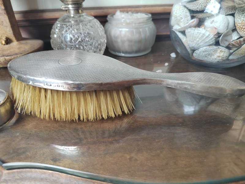 Silver Halmarked heavy Brush 209 grams