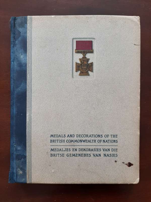 Medals And Decorations of the British Commonwealth of Nations (United Tobacco Company)
