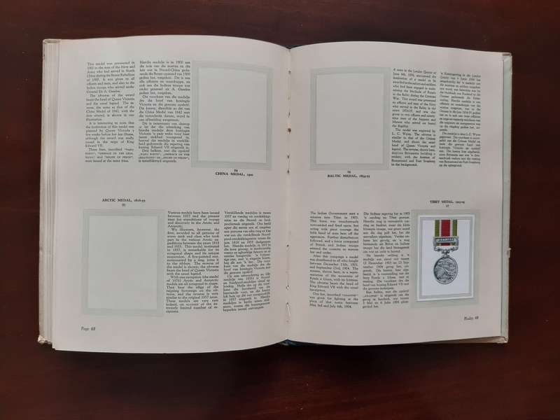 Medals And Decorations of the British Commonwealth of Nations (United Tobacco Company)