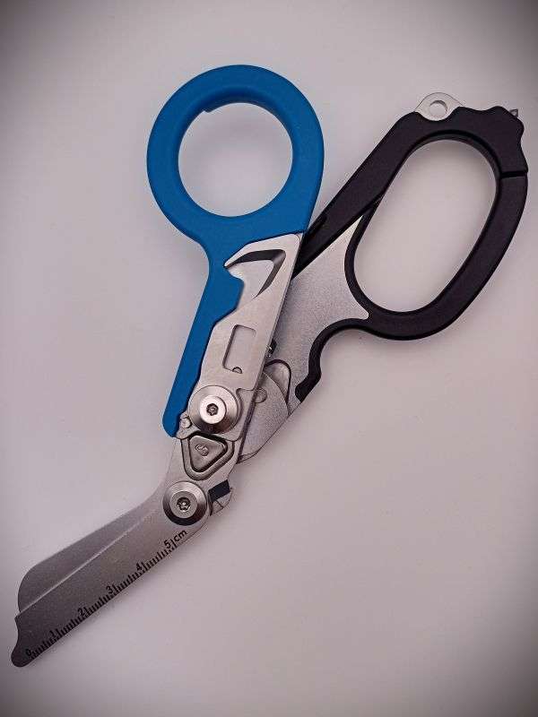 Multi-Functional Folding Tactical Emergency Response Shears (Black/Blue)