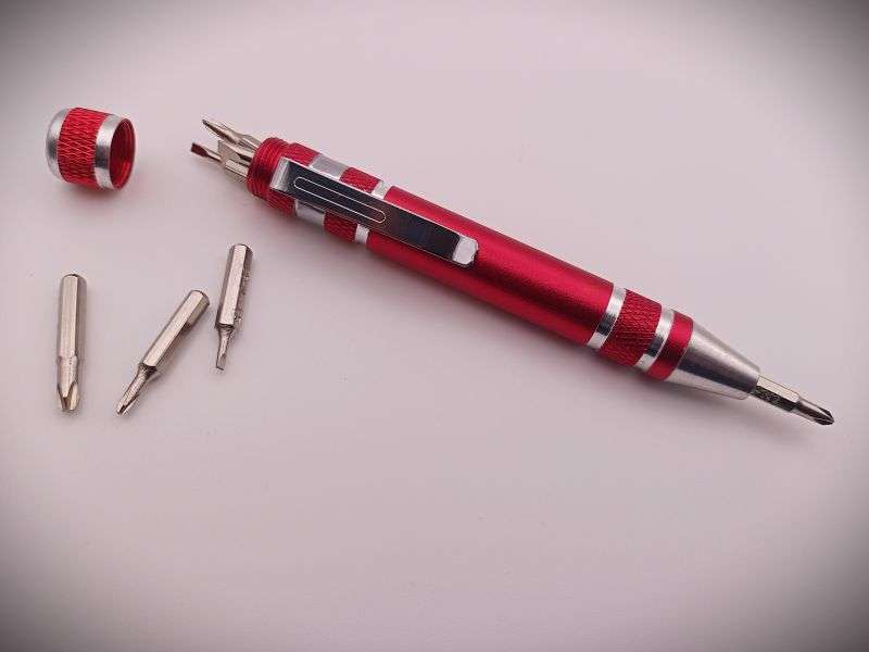 8-in-1 Precision Magnetic Screwdriver Multitool (Aluminium Alloy - Red)