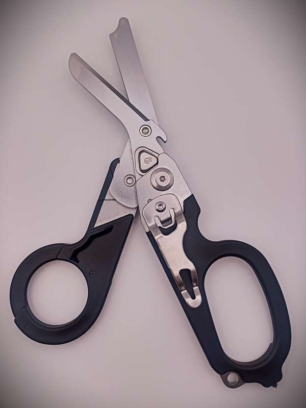Multi-Functional Folding Tactical Emergency Response Shears (Black)