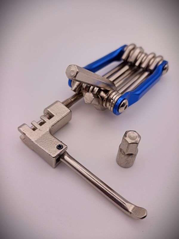 11-in-1 Multifunctional Bicycle Repair Tool (Blue)