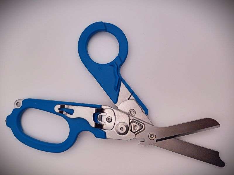 Multi-Functional Folding Tactical Emergency Response Shears (Blue)