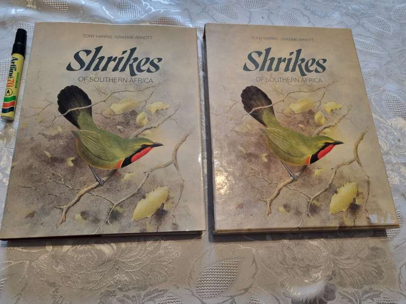 SHRIKES OF SOUTHERN AFRICA TONY HARRIS GRAEME ARNOTT in a protective slipcase birds birding