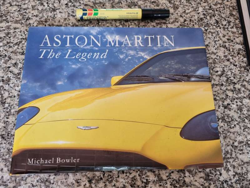 ASTON MARTIN THE LEGEND MICHAEL BOWLER  (  sports  high performance cars  )