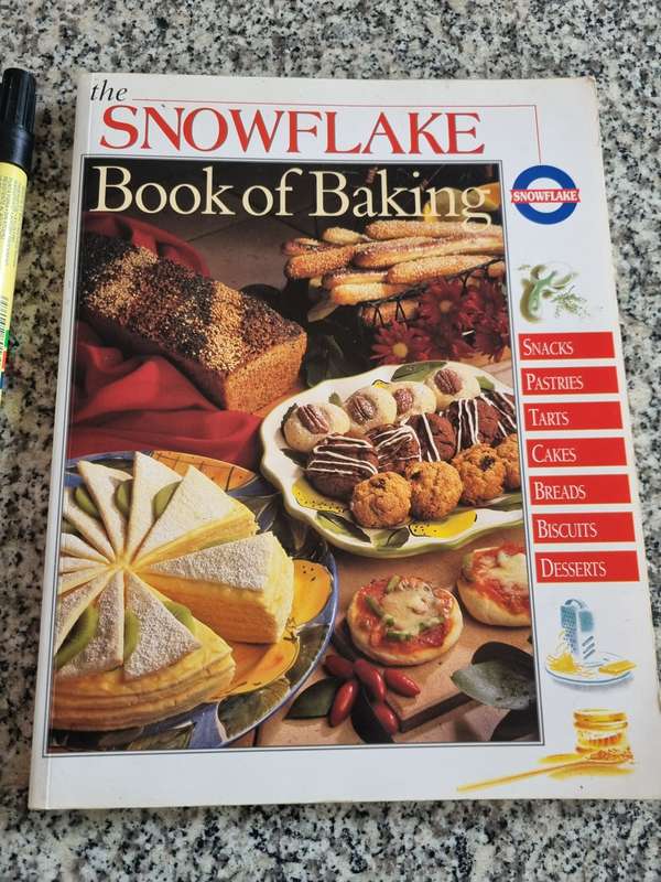 THE SNOWFLAKE BOOK OF BAKING  ( Snowflake Flour Cakes Breads cooking)