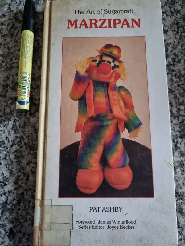 THE ART OF SUGARCRAFT MAZIPAN PAT ASHBY cake icing  decorating cakes almond