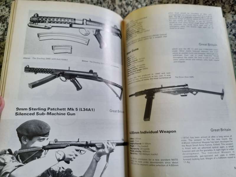 INFANTRY WEAPONS OF THE WORLD CHRISTOPHER C FOSS & T J GANDER No D/j Army guns rifles 2nd Ed.