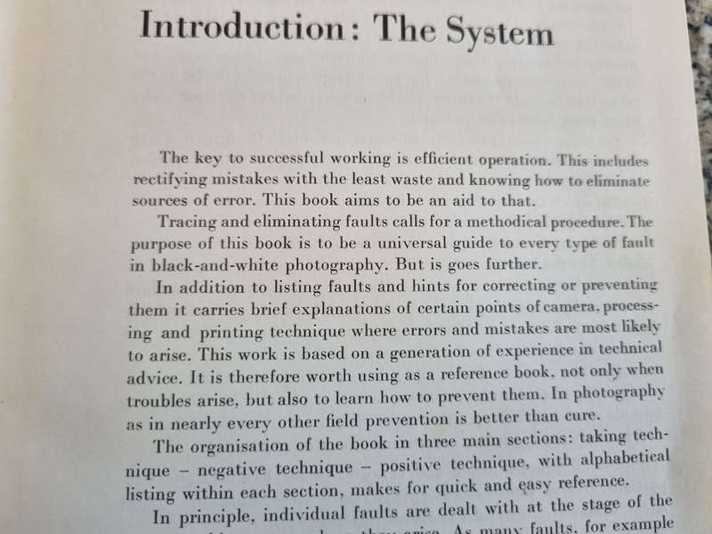 FAULTS in PHOTOGRAPHY CAUSES & CORRECTIVES KURT FRITSCHE 1968 (  vintage camera developing negatives
