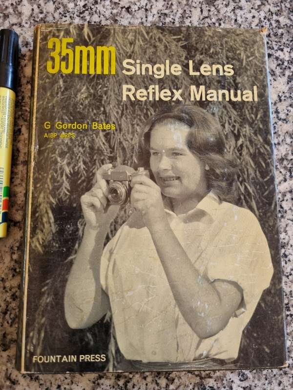 35mm SINGLE LENS REFLEX MANUAL G GORDON BATES 1964 (vintage camera developing negatives photographs