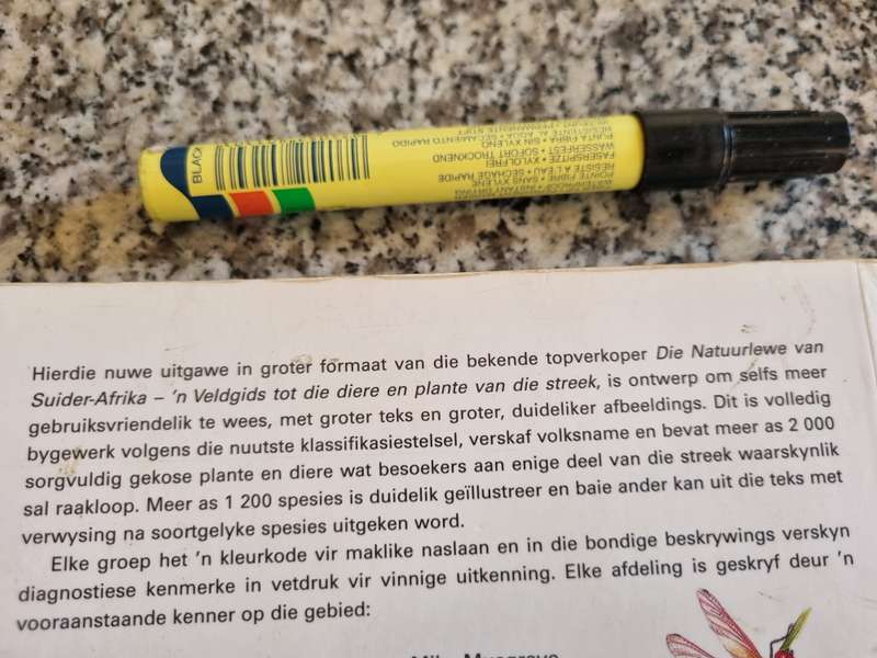 DIE NATUURLEWE van Suid Afrika grote geiustreede gids tot die diere plante visse VINCENT CARRUTHERS