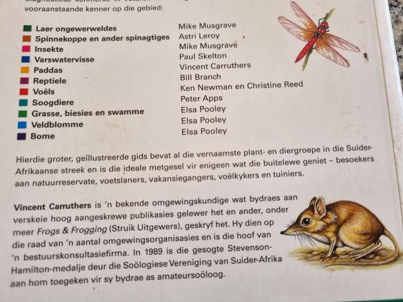 DIE NATUURLEWE van Suid Afrika grote geiustreede gids tot die diere plante visse VINCENT CARRUTHERS