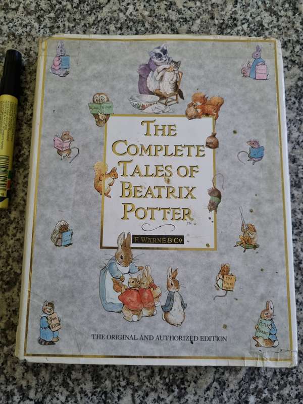 THE COMPLETE TALES of BEATRIX POTTER F WARNE & Co 1989 NOTE Dust jacket - POOR