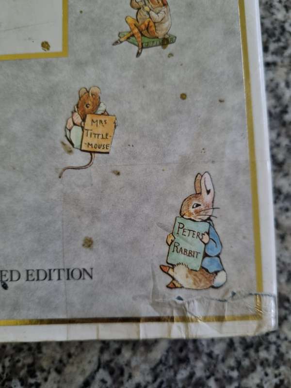 THE COMPLETE TALES of BEATRIX POTTER F WARNE & Co 1989 NOTE Dust jacket - POOR