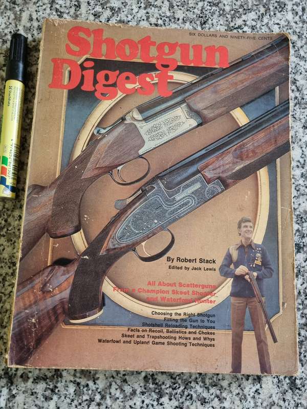 SHOTGUN DIGEST  by ROBRERT STACK 1974  (  guns hunting rifles Skeet shooting  )