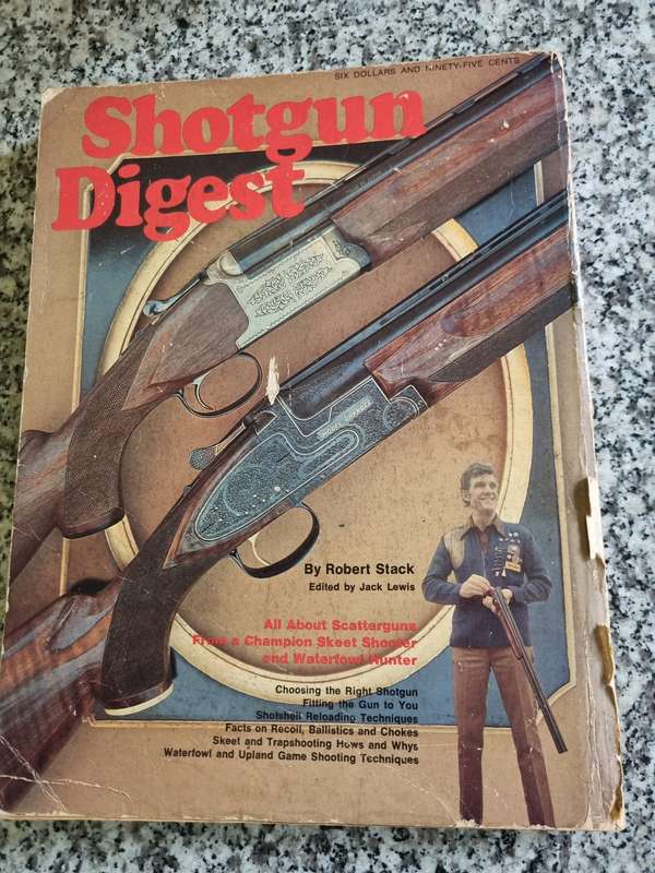 SHOTGUN DIGEST  by ROBRERT STACK 1974  (  guns hunting rifles Skeet shooting  )