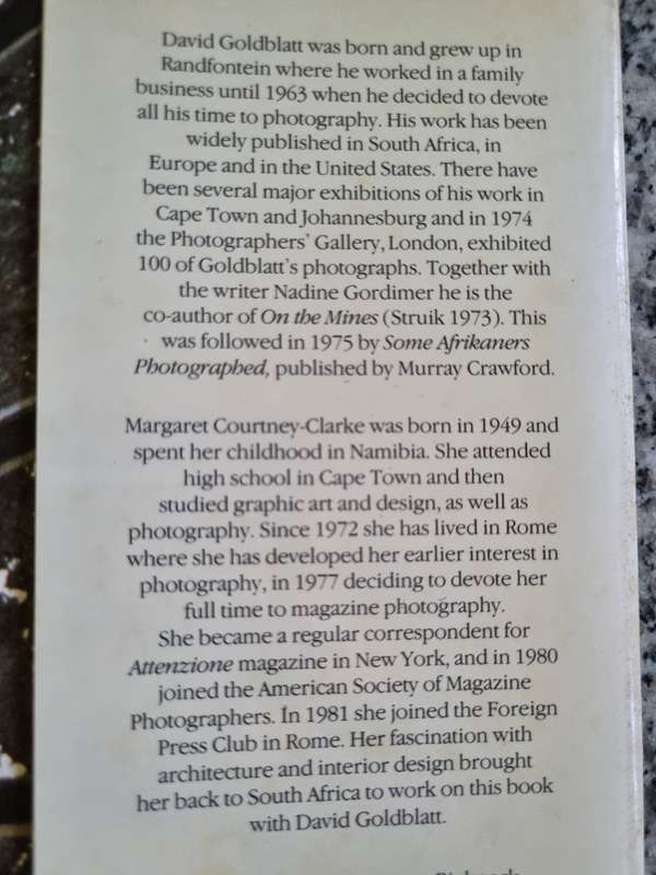 Cape Dutch Homesteads - JOHN KENCH  - photographs by David Goldblatt and Margaret Courtney