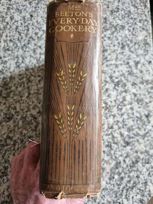 MRS BEETON'S EVERY DAY COOKERY New Edition with coloured plates and other illustrations 1909 cooking