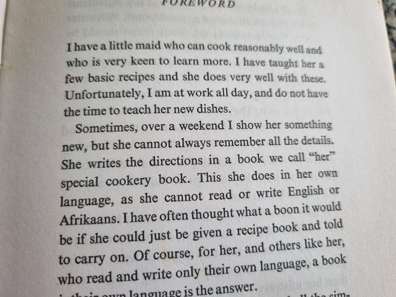 THE TRILINGUAL COOKERY BOOK Simple Recipes in English South Sotho & Zulu YVONNE ERASMUS 1972