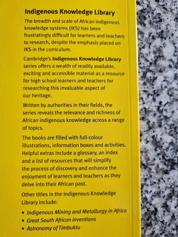 TRADITIONALLY USEFUL PLANTS OF AFRICA Their Cultivation and Use Phakamani m'Afrika & Peter Croeser